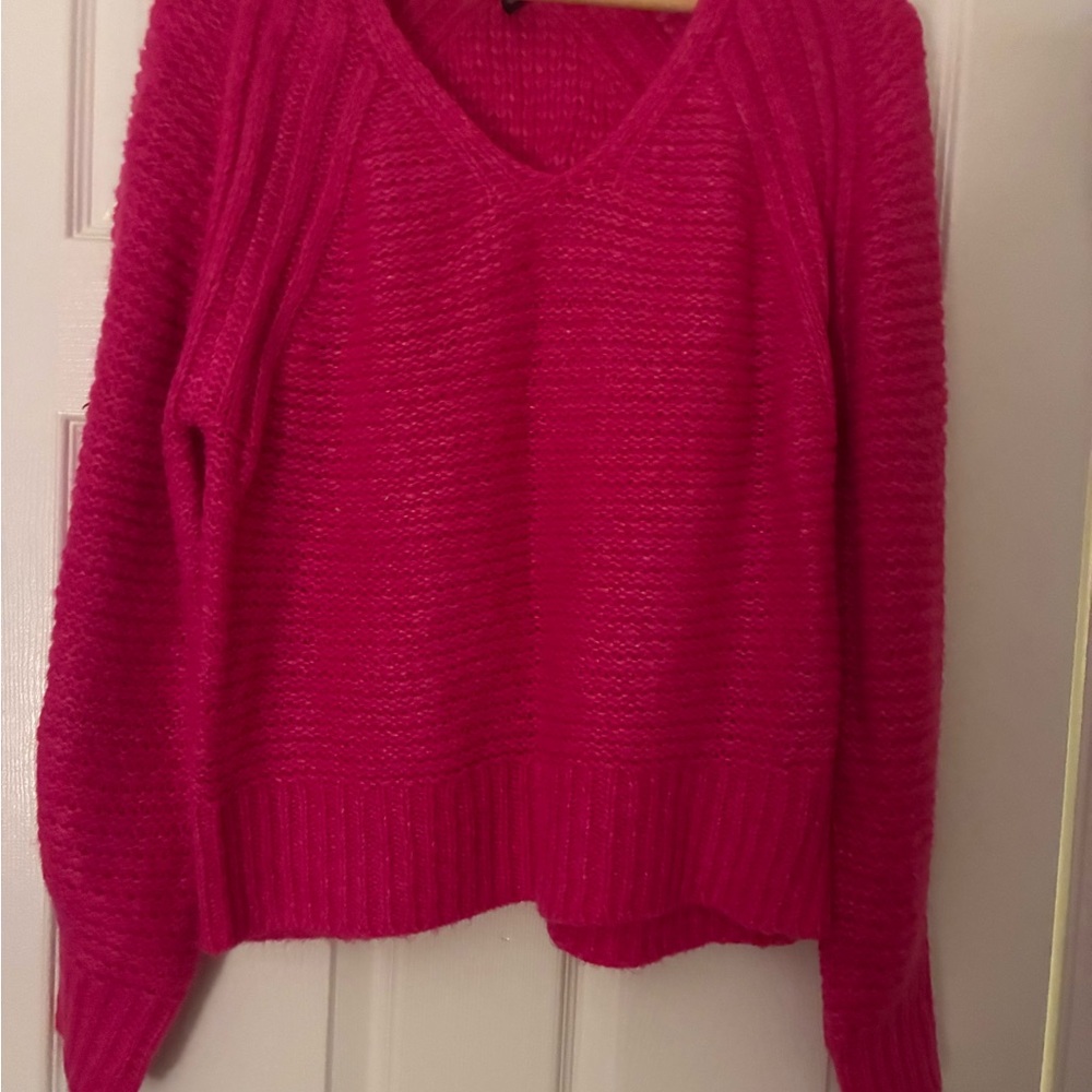Universal Thread NWOT Women's V-Neck Pink Sweater